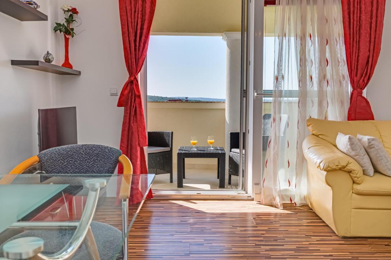 Apartman Strmota S Bazenom Sveti Filip i Jakov Zewnętrze zdjęcie