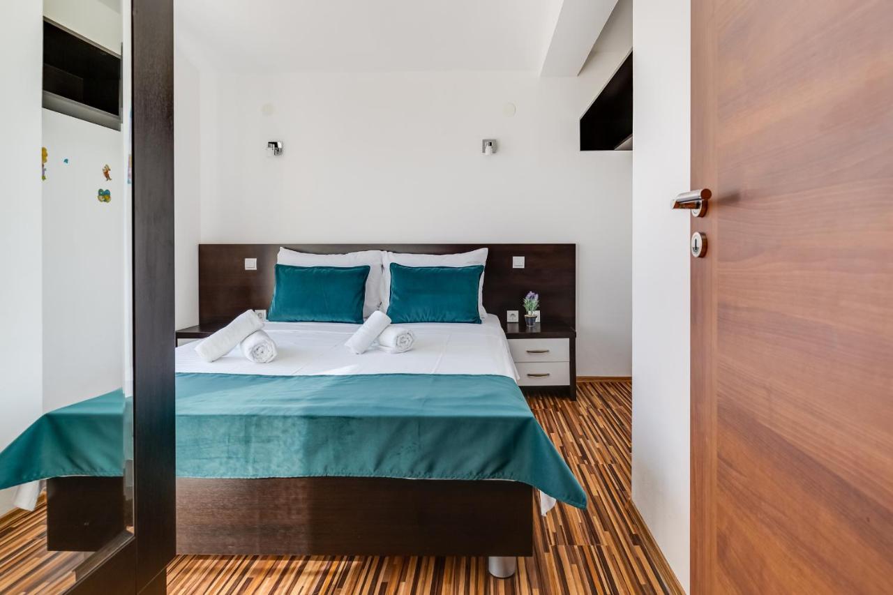 Apartman Strmota S Bazenom Sveti Filip i Jakov Zewnętrze zdjęcie