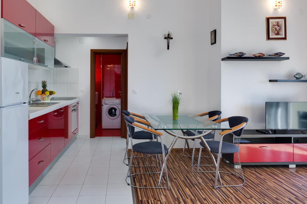 Apartman Strmota S Bazenom Sveti Filip i Jakov Zewnętrze zdjęcie
