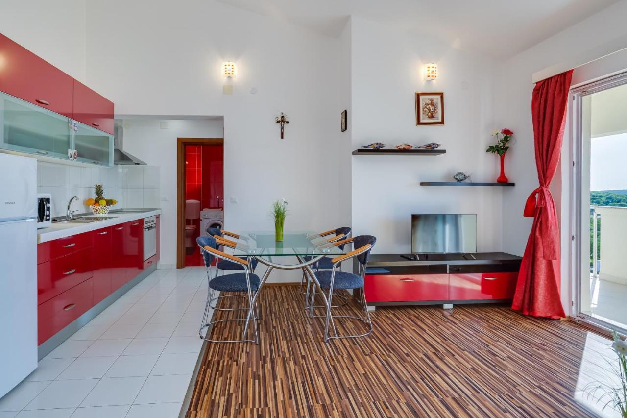 Apartman Strmota S Bazenom Sveti Filip i Jakov Zewnętrze zdjęcie