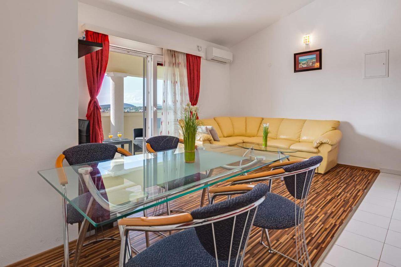 Apartman Strmota S Bazenom Sveti Filip i Jakov Zewnętrze zdjęcie