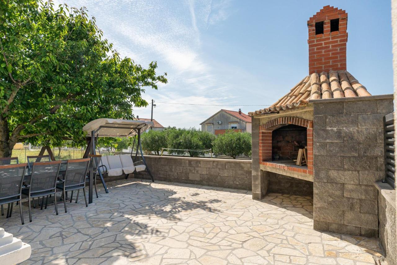 Apartman Strmota S Bazenom Sveti Filip i Jakov Zewnętrze zdjęcie